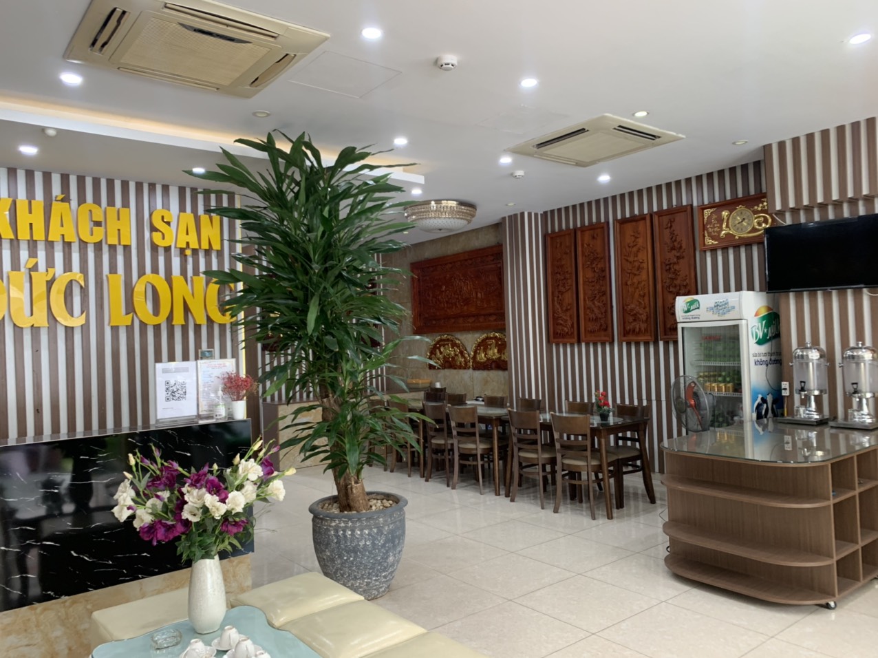 Sảnh Đức Long Hotel Mỹ Đình.