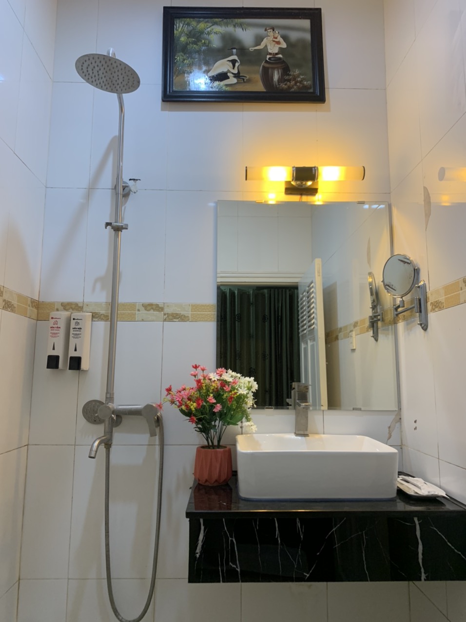 Phòng Tắm Khách Sạn Đức Long